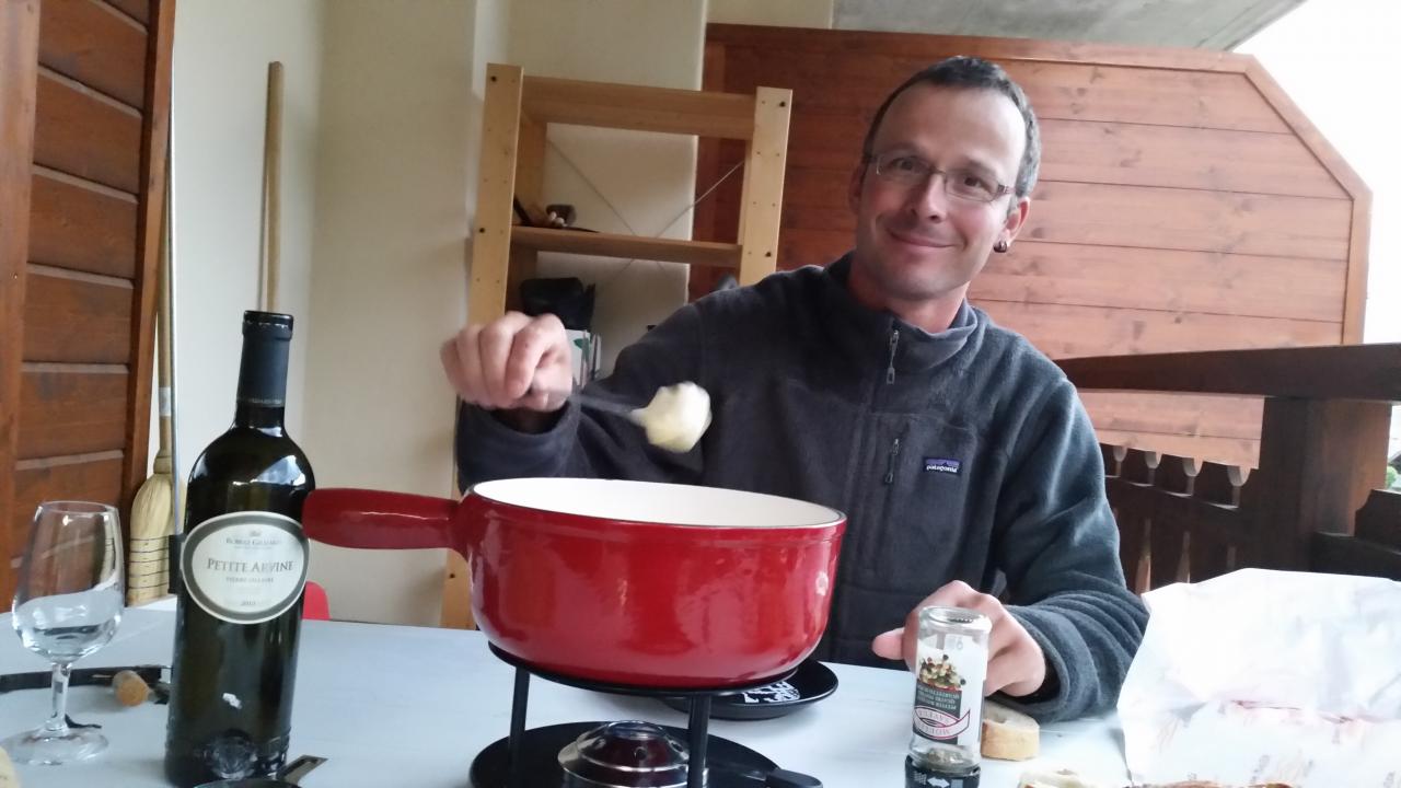 Claude-Alain petite fondue sur le balcon 2014